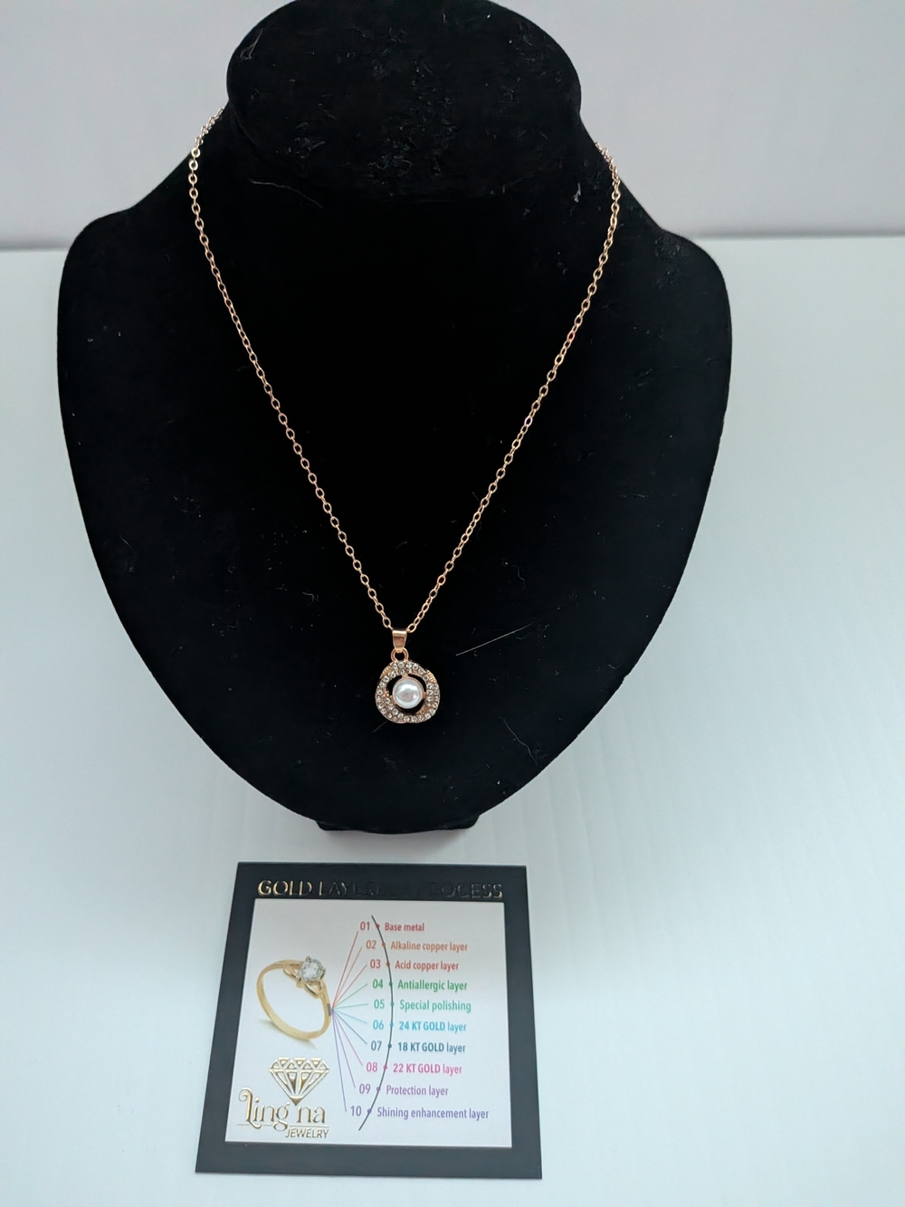 18" Oro Laminado Pendant Necklace with Crystal Accent